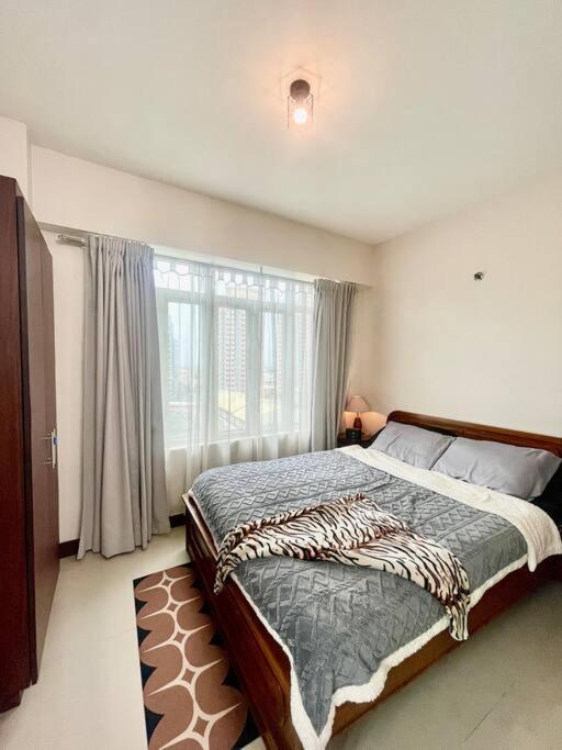 Apartment Elevated Staycation Bgc Venice Grand Canal