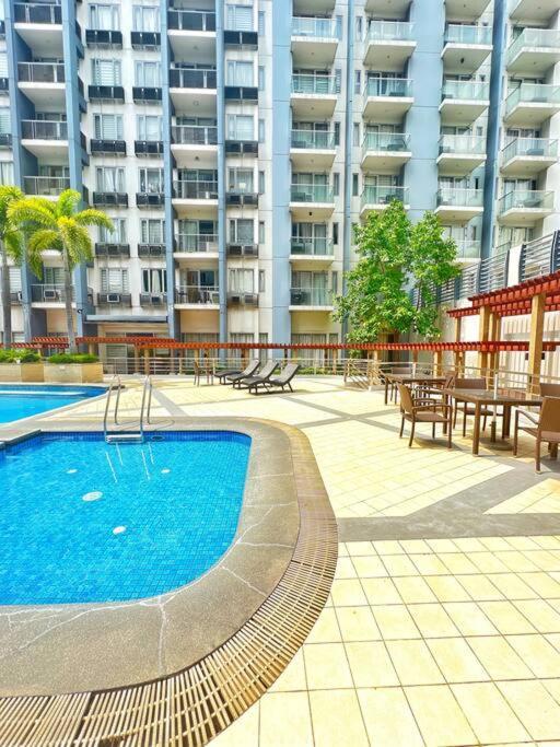 Nara Homes At Palm Tree In Front Of Naia Terminal 3 * Manila
