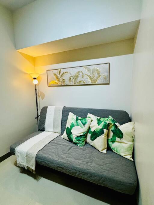 10g Cozy At Park Mckinley West Near Venice Mall Apartment Manila