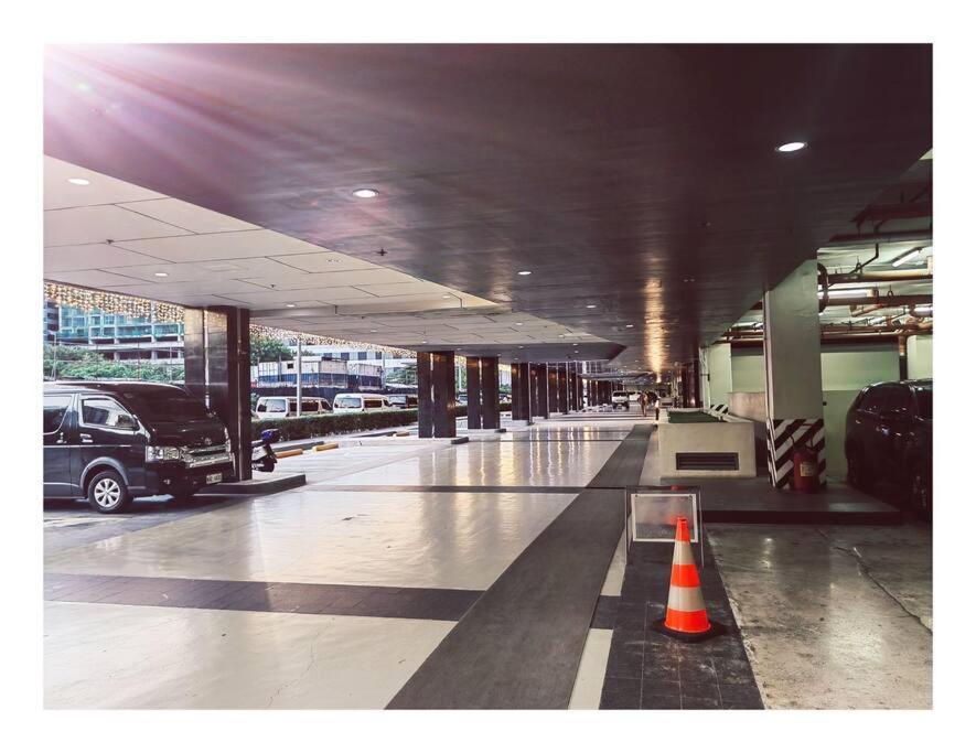 Apartment 2 Bedroom Near Moa S Residences *