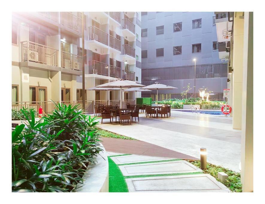Apartment 2 Bedroom Near Moa S Residences *
