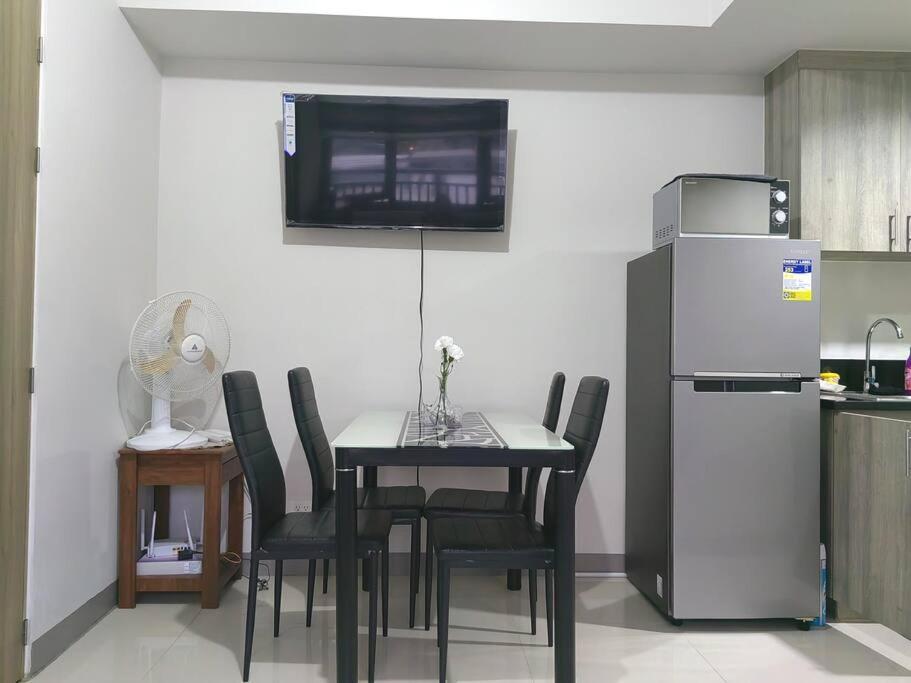 2 Bedroom Near Moa S Residences Apartment *