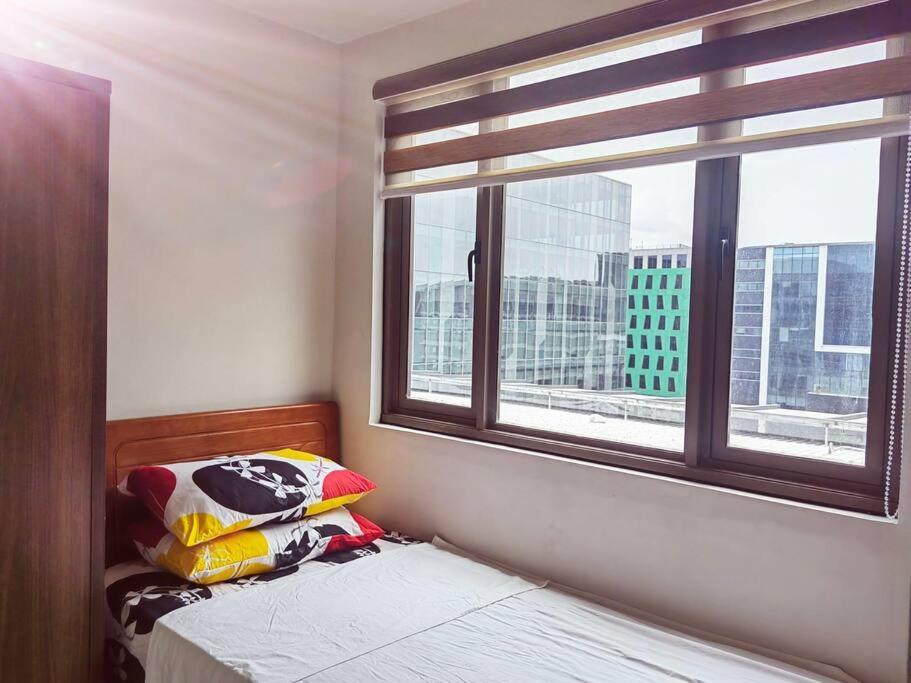 2 Bedroom Near Moa S Residences *