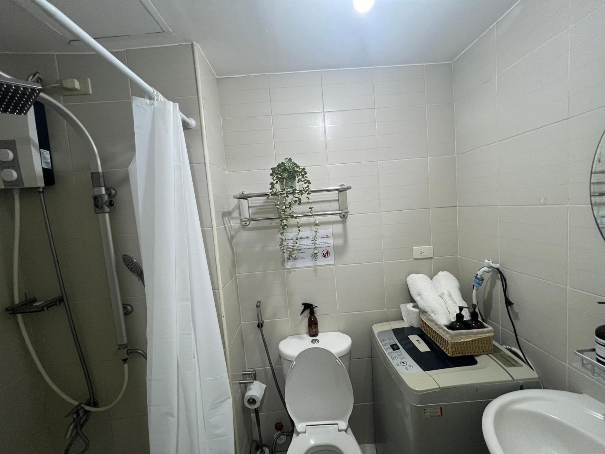 Cozy 1 Bedroom Makati With Balcony Wifi *