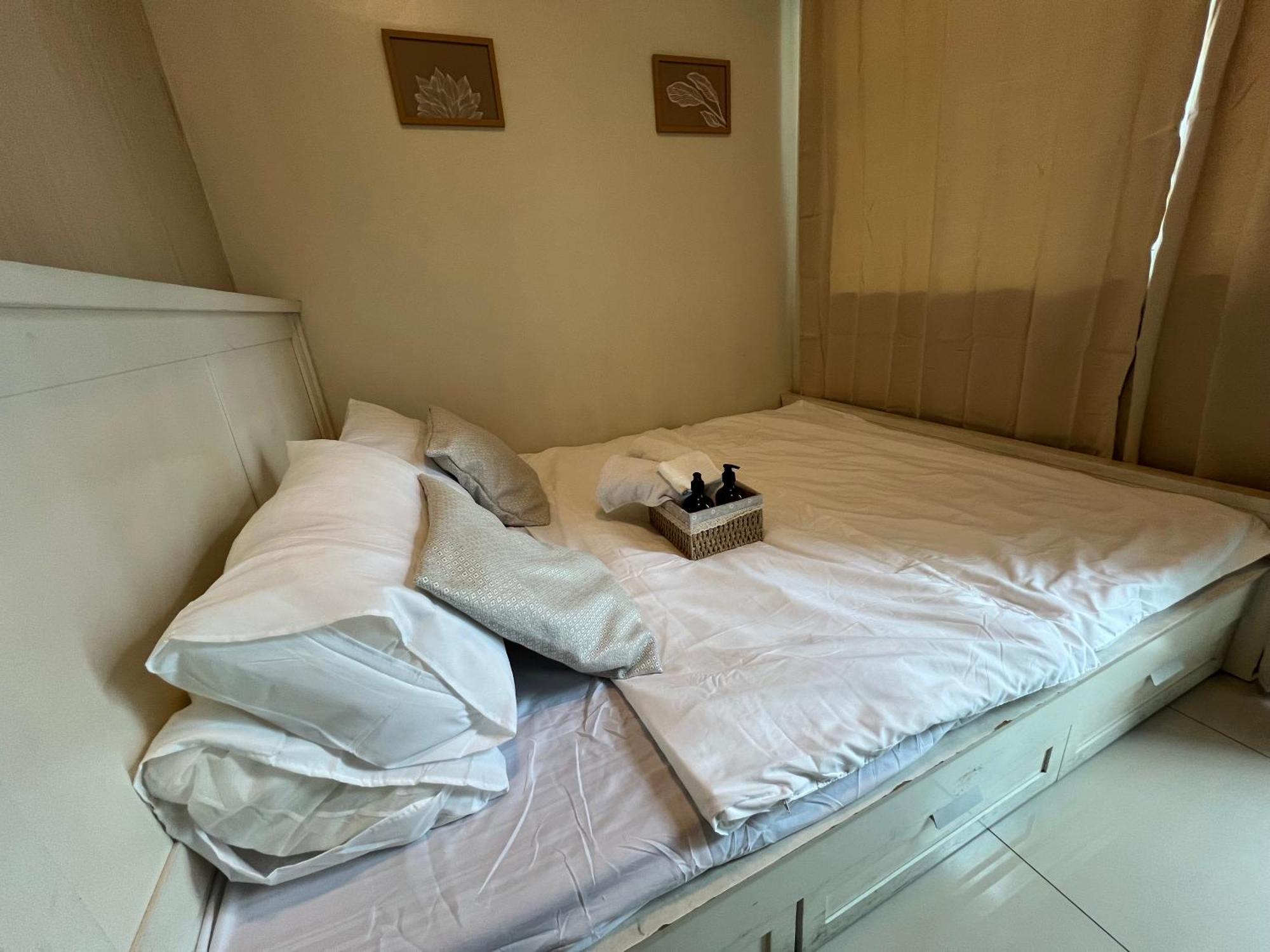 Cozy 1 Bedroom Makati With Balcony Wifi Apartment *