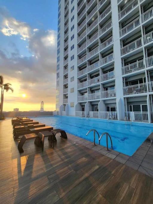 Skyview Condotel Free Wifi&netflix Near Moa&naia Apartment *