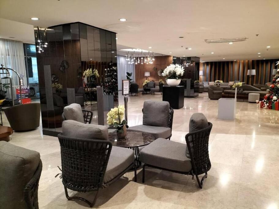 Shore 2 Beds With Balcony&fast Wifi Tv 4 Pax Moa Complex 834 Manila