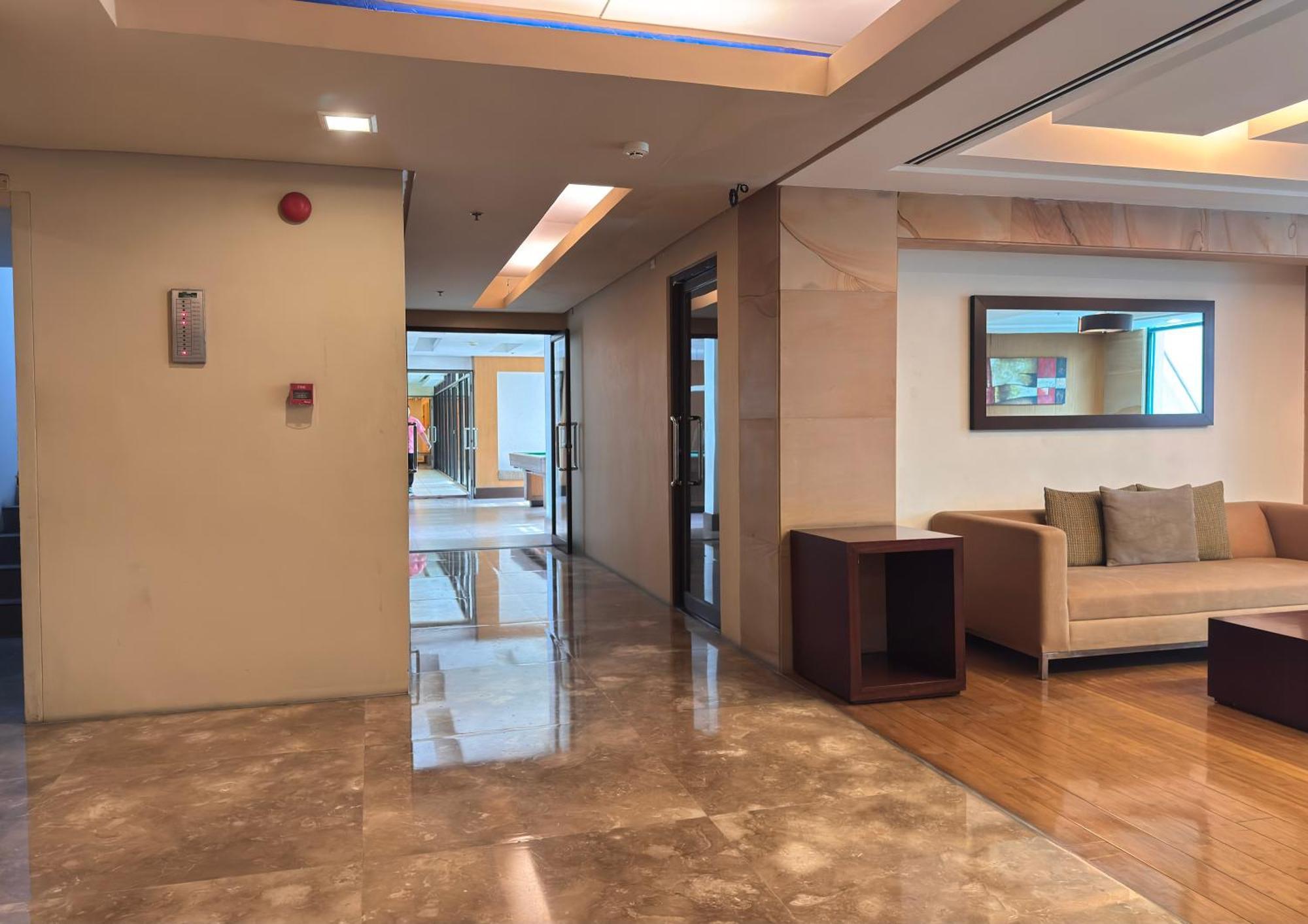 Apartment Bachelor's Crib 2 - Alabang - Quality Cheap Wifi