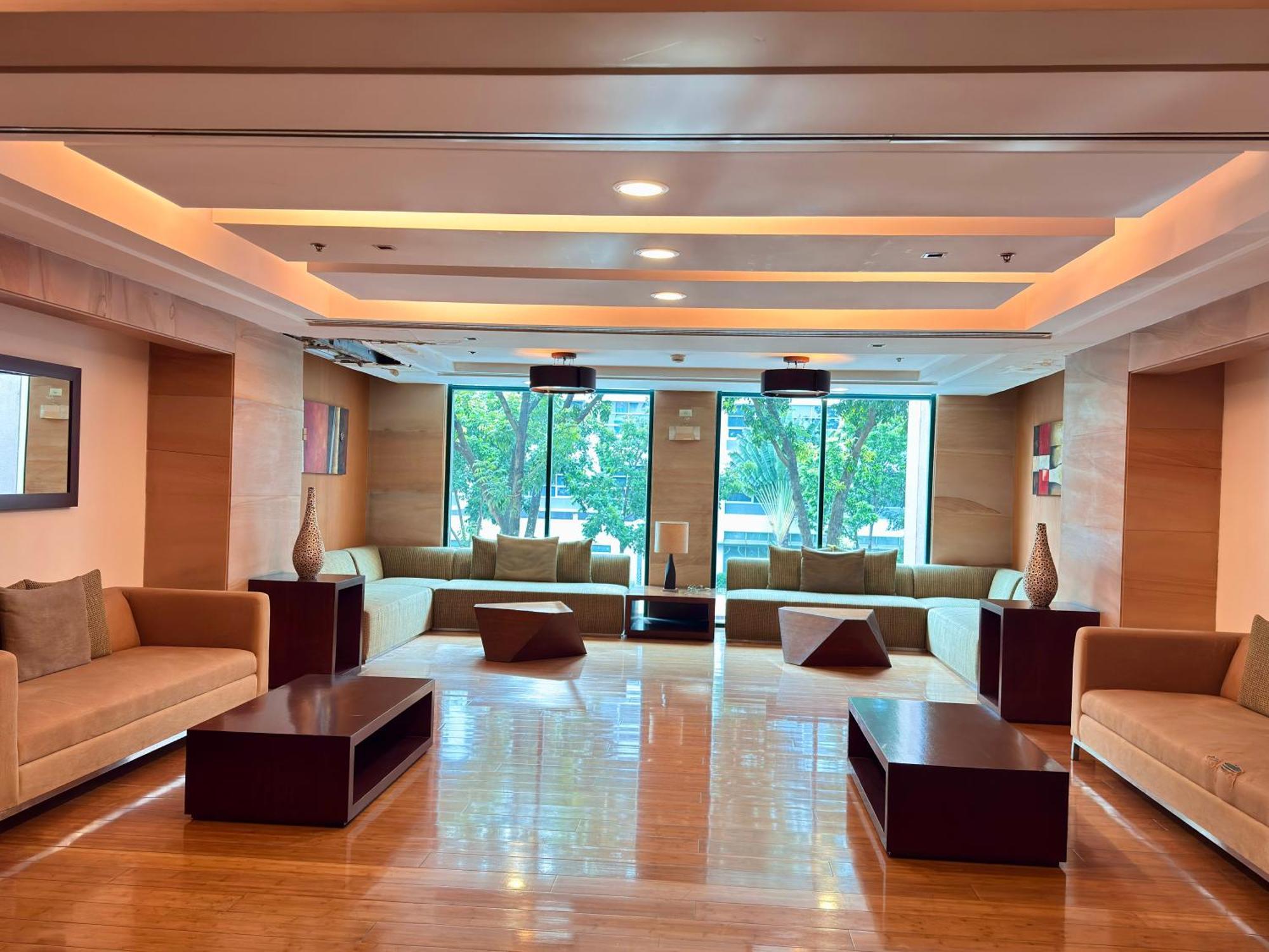 Bachelor's Crib 2 - Alabang - Quality Cheap Wifi *