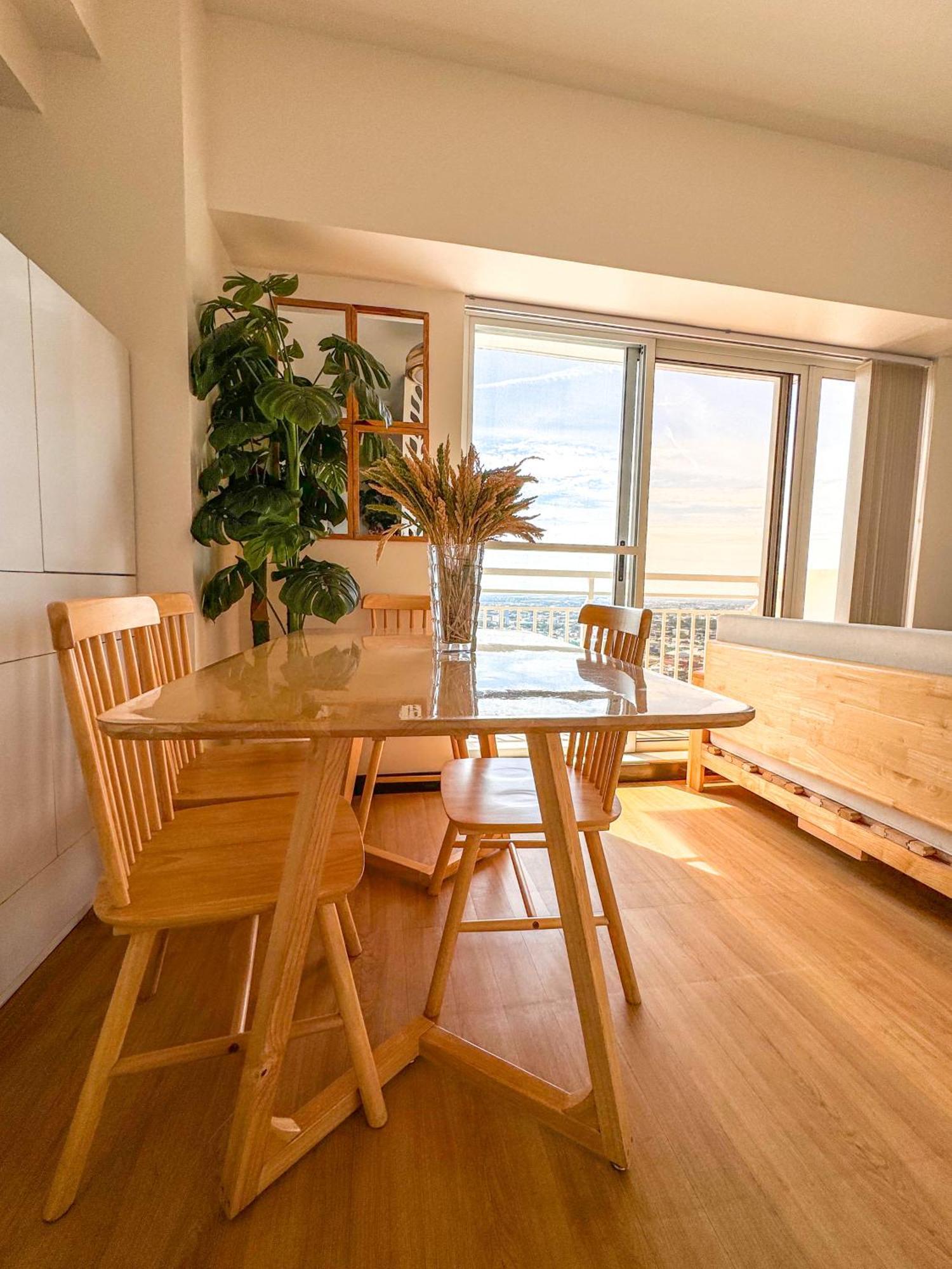 Spacious 1br With Sunset View At The Celandine Apartment *