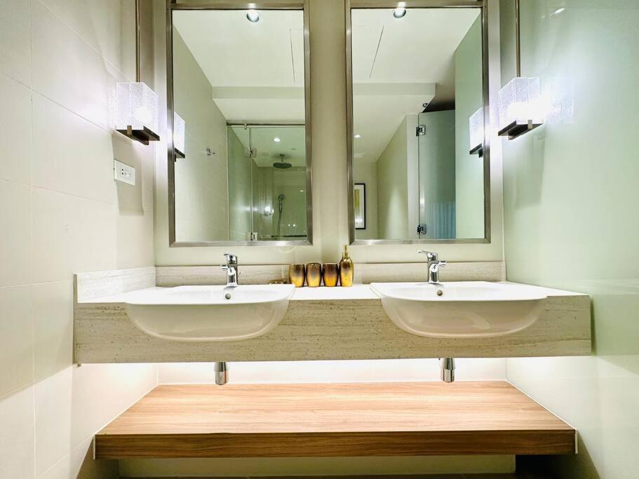 The At Acqua Novotel Tower 2 Apartment Manila