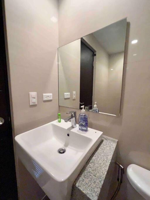 At The Heart Of Bgc Located At Uptown Parksuites