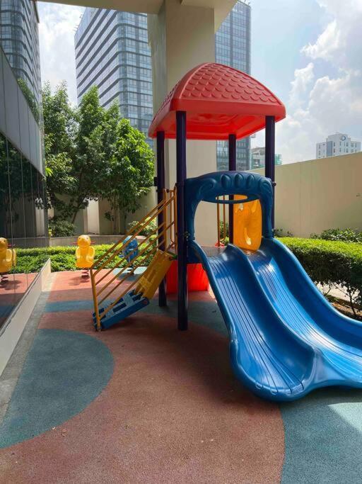 At The Heart Of Bgc Located At Uptown Parksuites