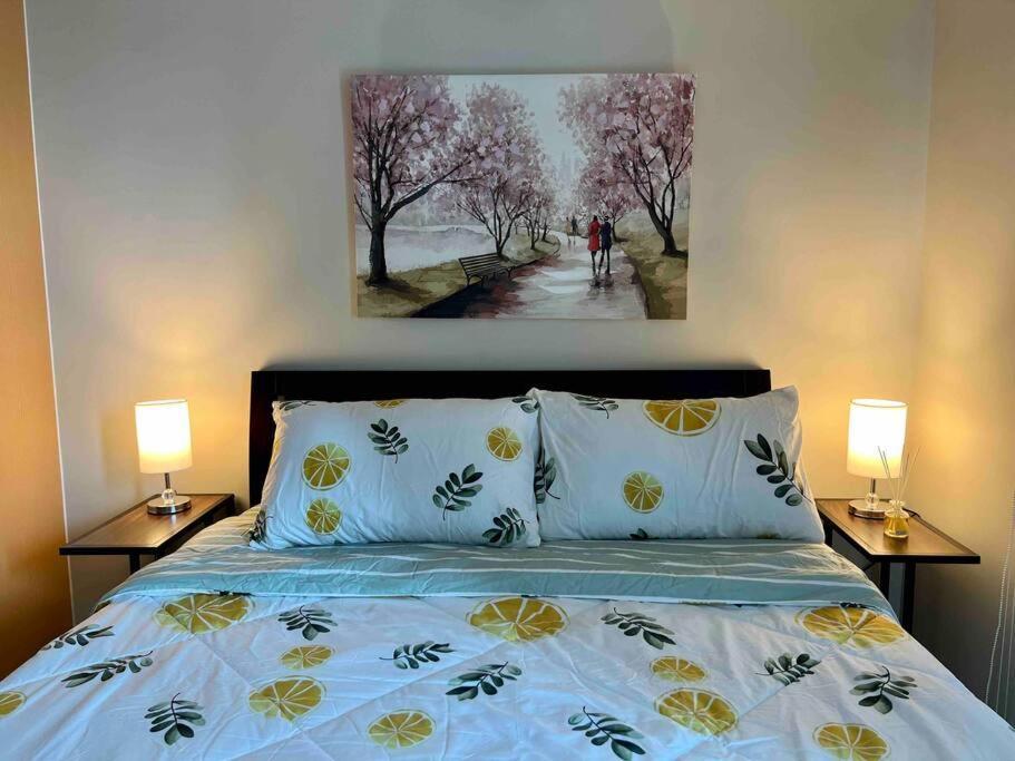 Apartment At The Heart Of Bgc Located At Uptown Parksuites *