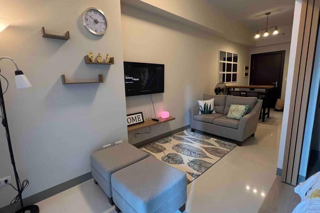 At The Heart Of Bgc Located At Uptown Parksuites Apartment *