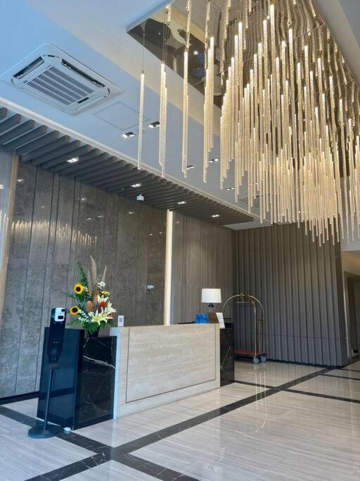 At The Heart Of Bgc Located At Uptown Parksuites Apartment Manila