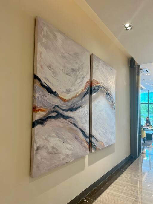 At The Heart Of Bgc Located At Uptown Parksuites Manila