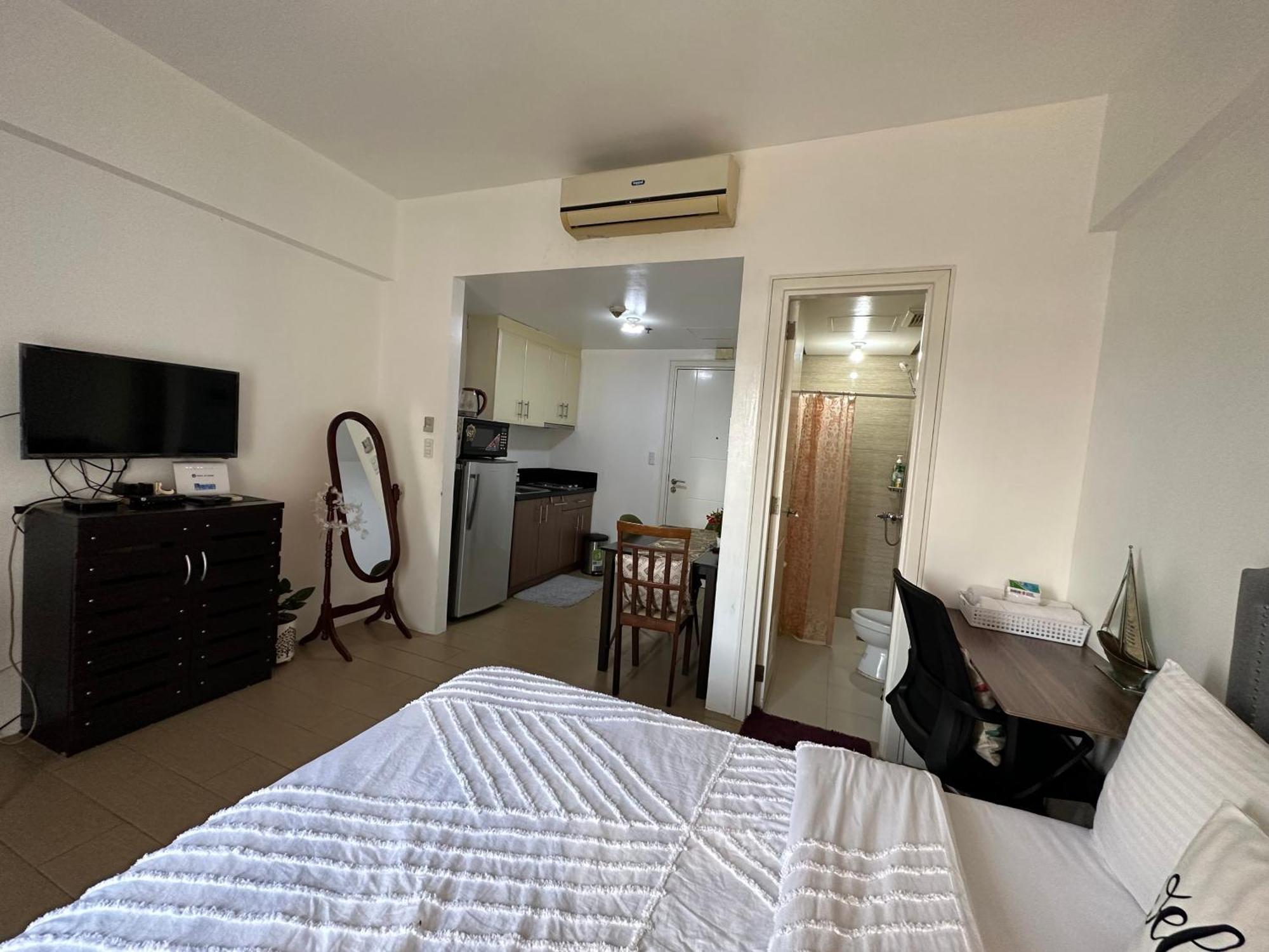 Apartment Cecillian Place Staycation @ Pasay *