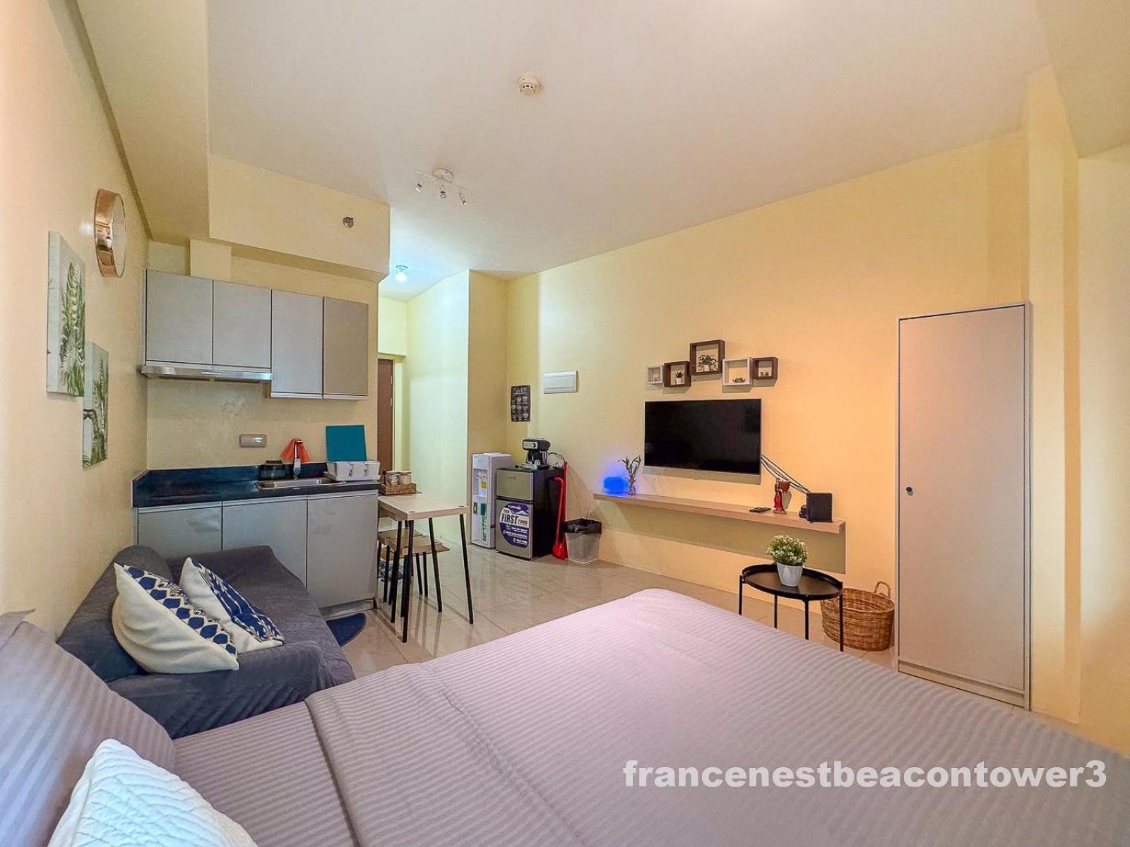 Modern Living In Makati Apartment *