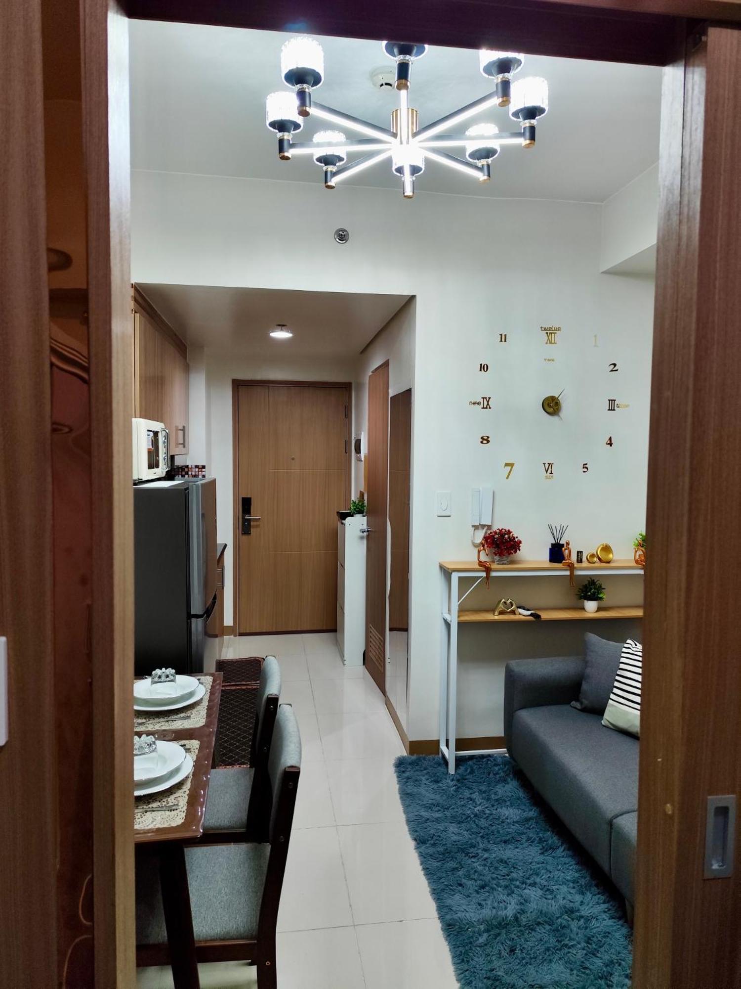 The Goodvibes Condotel Red Residences Makati Apartment