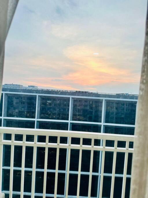 Apartment Lavish Loft At Shore 1 Manila