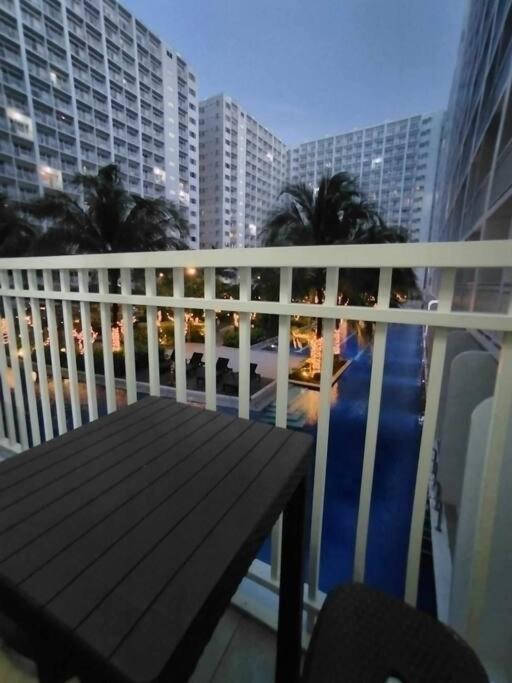 1 Bedroom Pool View With Balcony At Shore Residences Manila