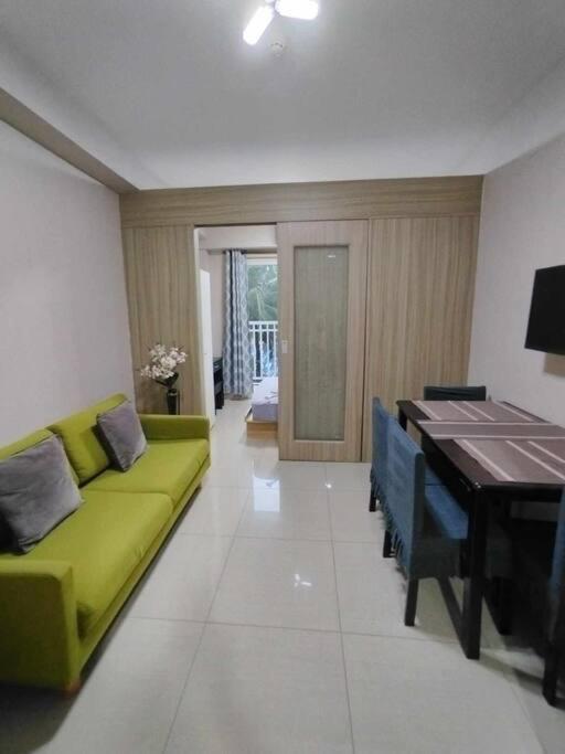Apartment 1 Bedroom Pool View With Balcony At Shore Residences