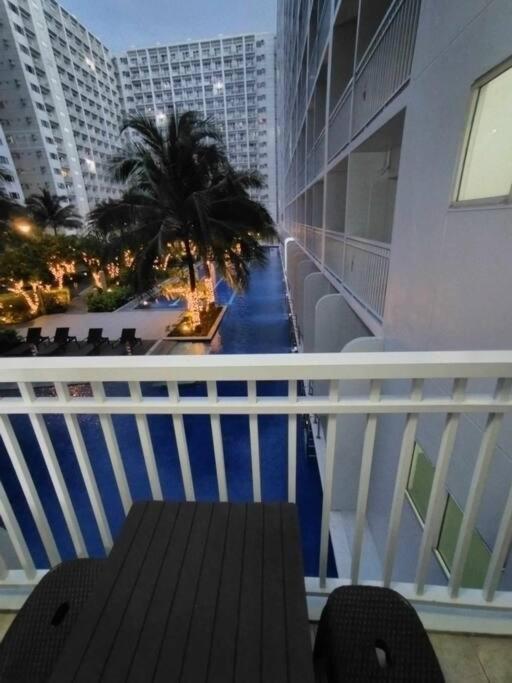 Apartment 1 Bedroom Pool View With Balcony At Shore Residences