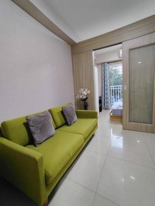 Apartment 1 Bedroom Pool View With Balcony At Shore Residences Manila