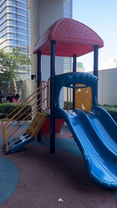 Apartment Uptown Bliss-modern 1br With Balcony In Bgc