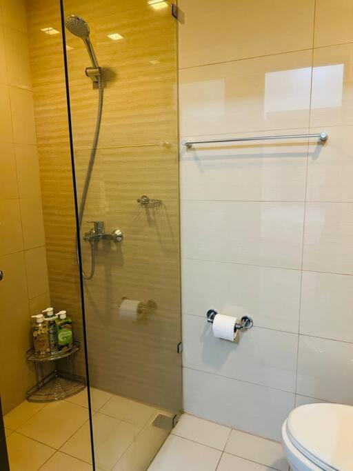 Apartment Uptown Bliss-modern 1br With Balcony In Bgc *
