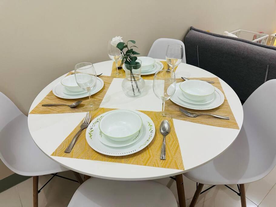Uptown Bliss-modern 1br With Balcony In Bgc *