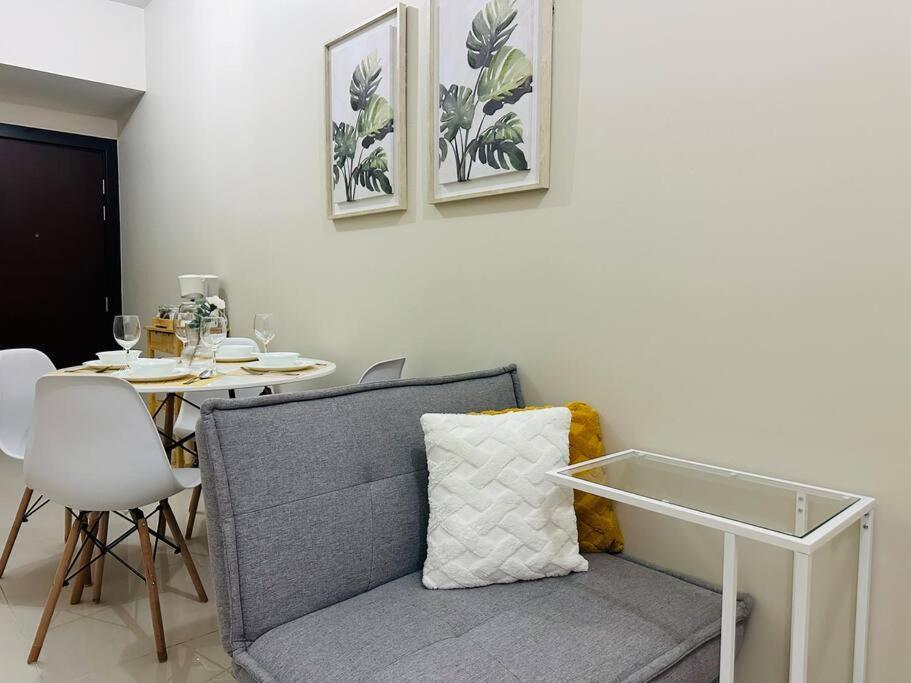 Apartment Uptown Bliss-modern 1br With Balcony In Bgc *