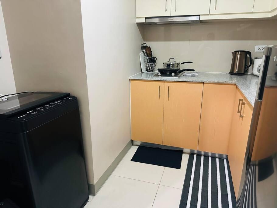 Uptown Bliss-modern 1br With Balcony In Bgc Apartment *