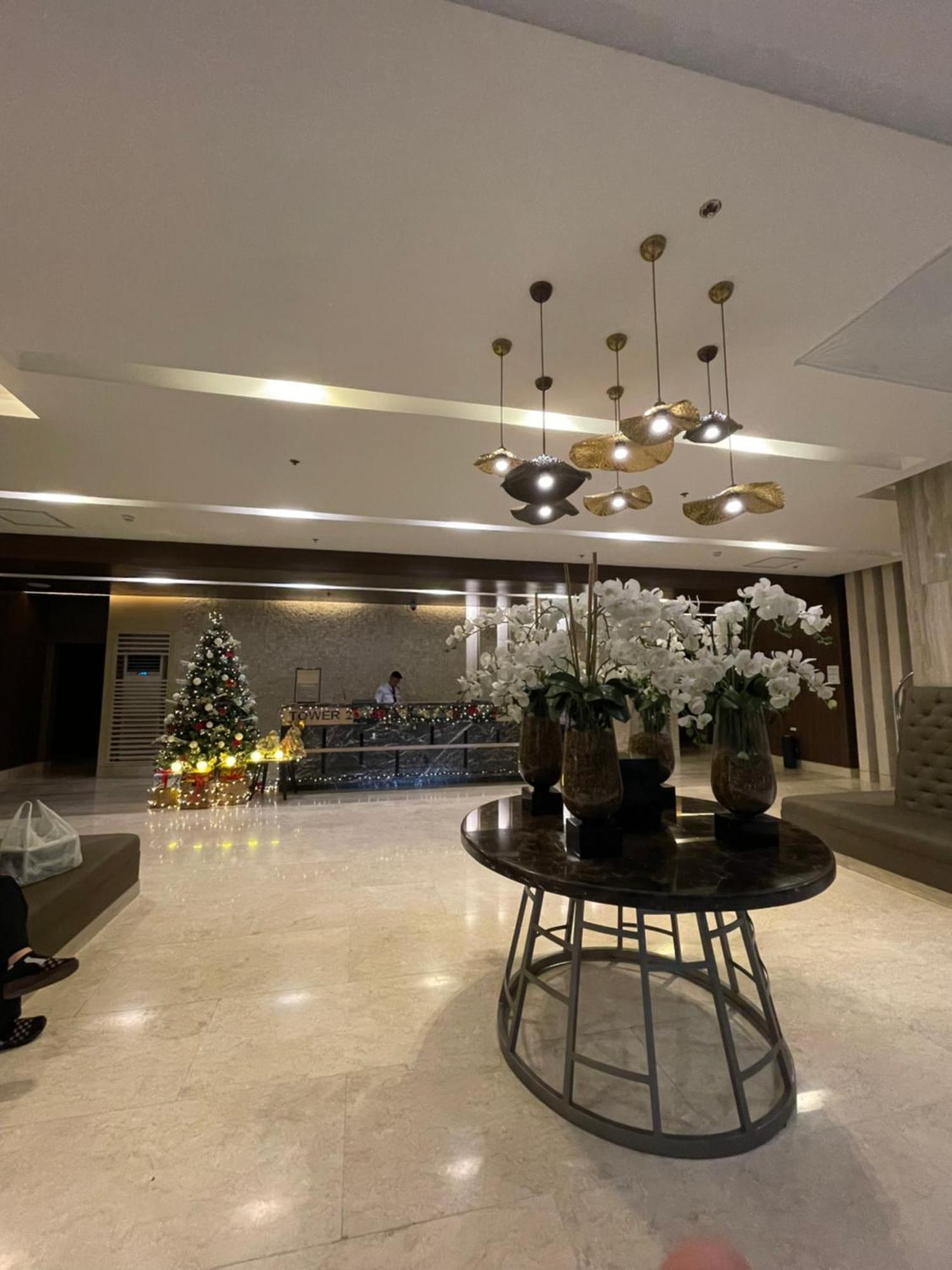 Staycation Near Moa Apartment