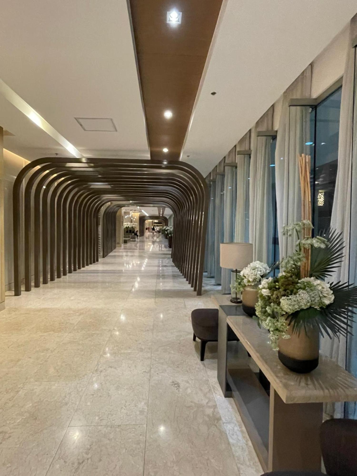 Staycation Near Moa Apartment *