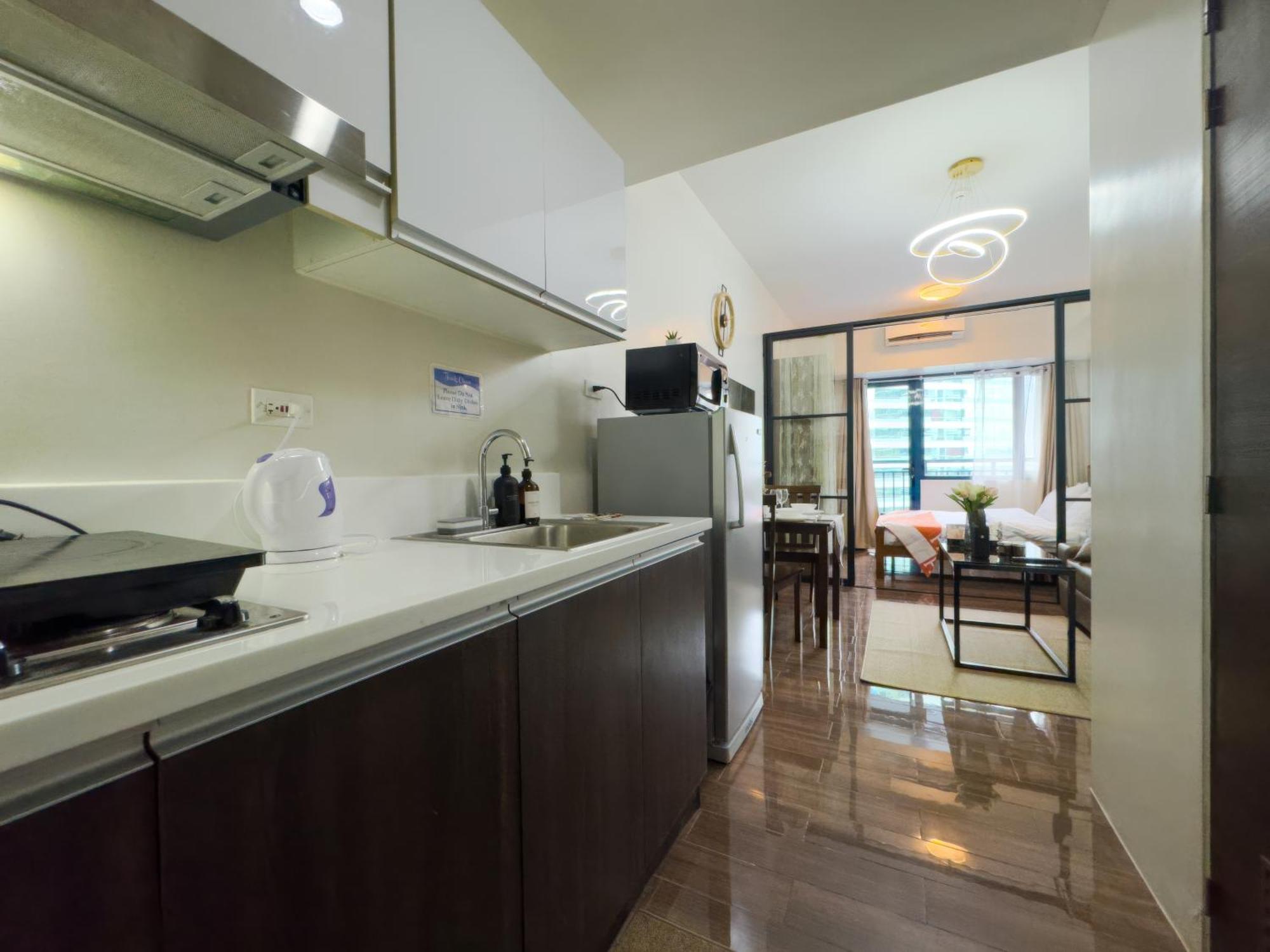 1br Makati, Air Residences M008 Apartment