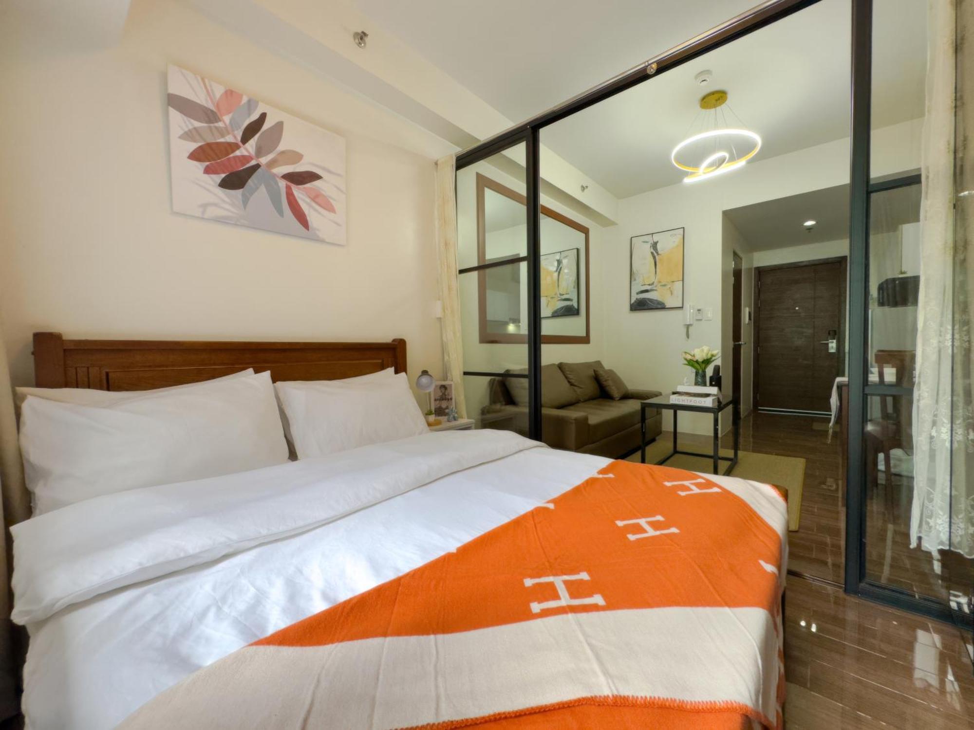 1br Makati, Air Residences M008 Apartment