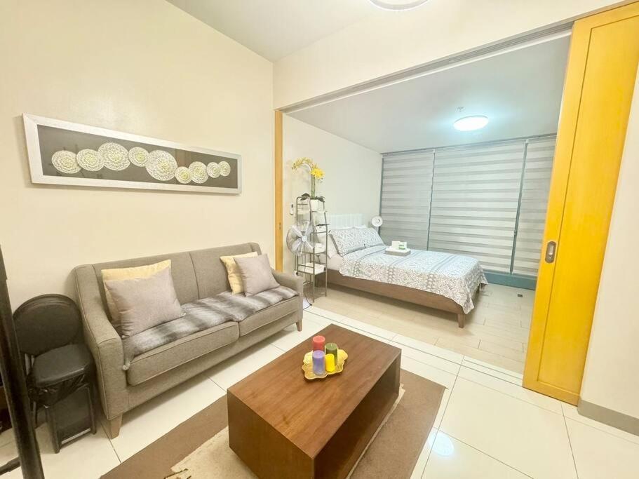Apartment Luxurious Place In Uptown Bgc Manila