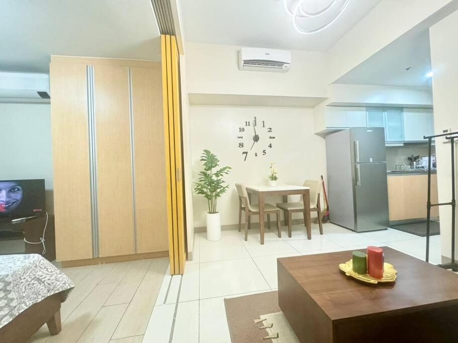 Luxurious Place In Uptown Bgc Apartment *