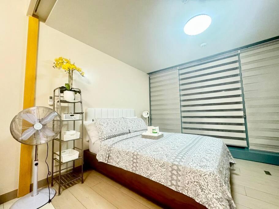 Luxurious Place In Uptown Bgc Apartment *