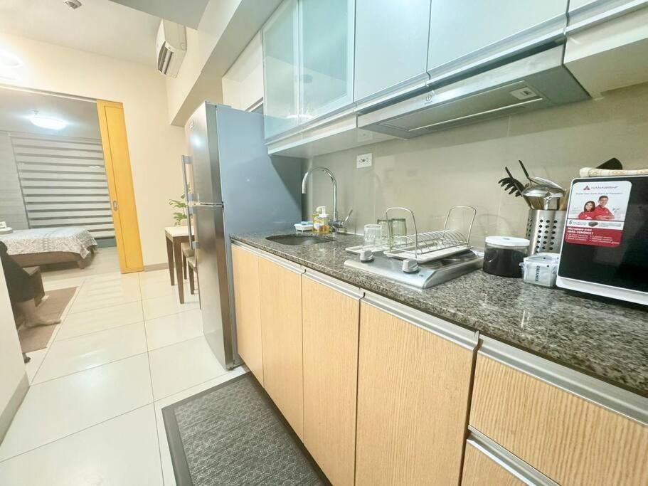 Luxurious Place In Uptown Bgc Apartment *