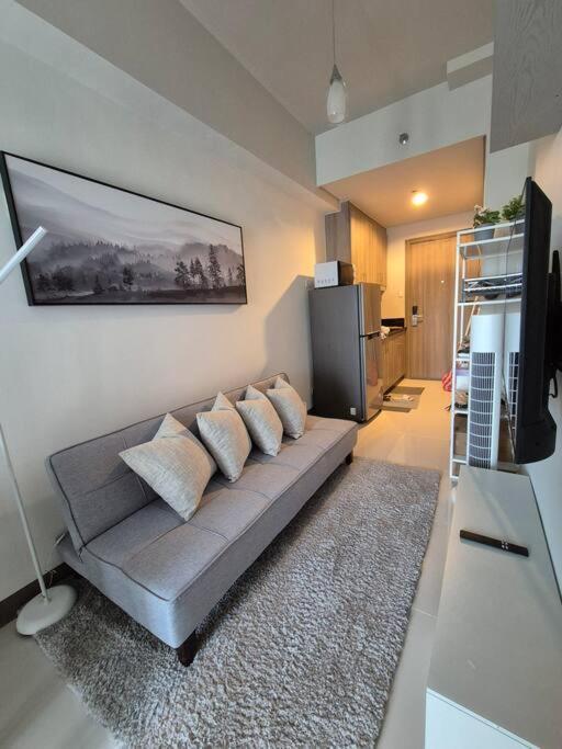 Apartment 1br Unit At Coast Residences Manila
