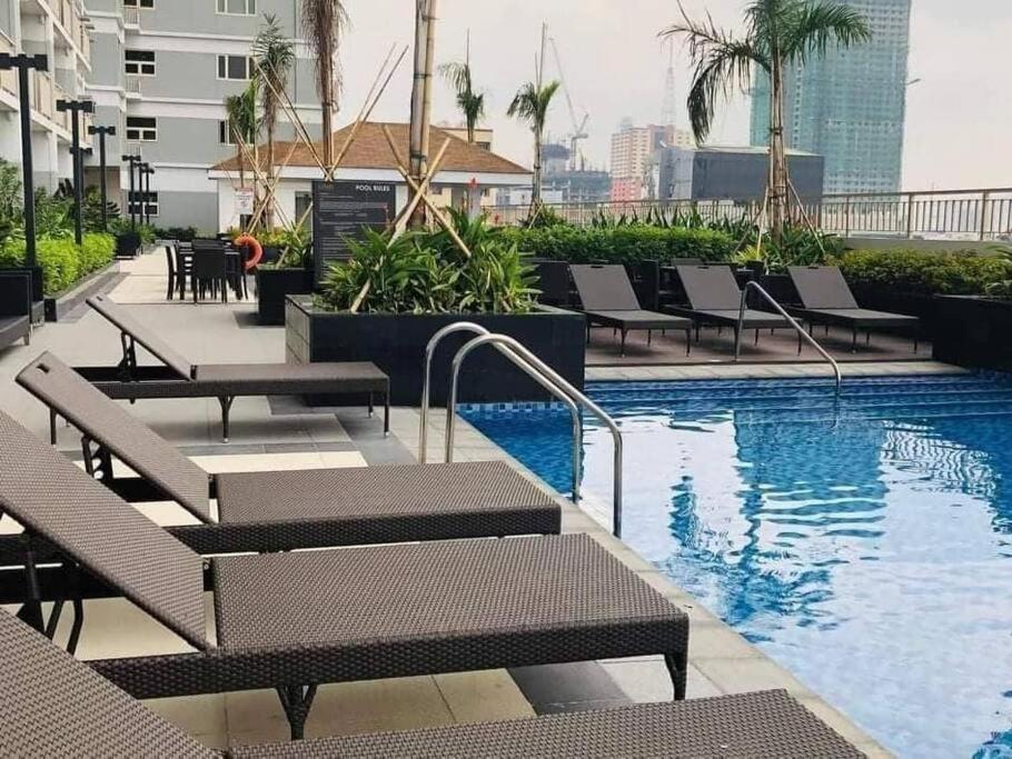 1br Unit At Coast Residences *