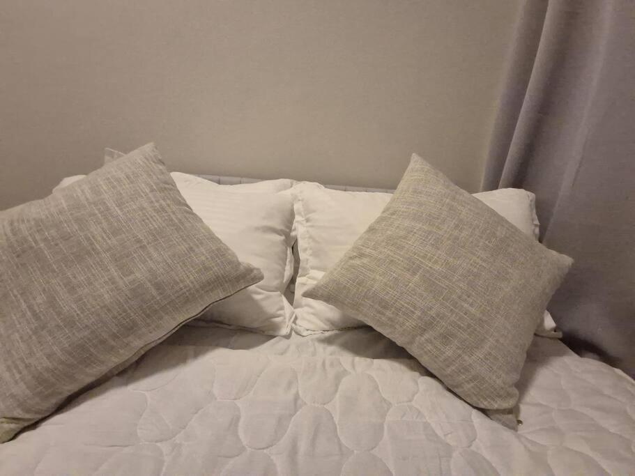 Apartment 1br Unit At Coast Residences Manila