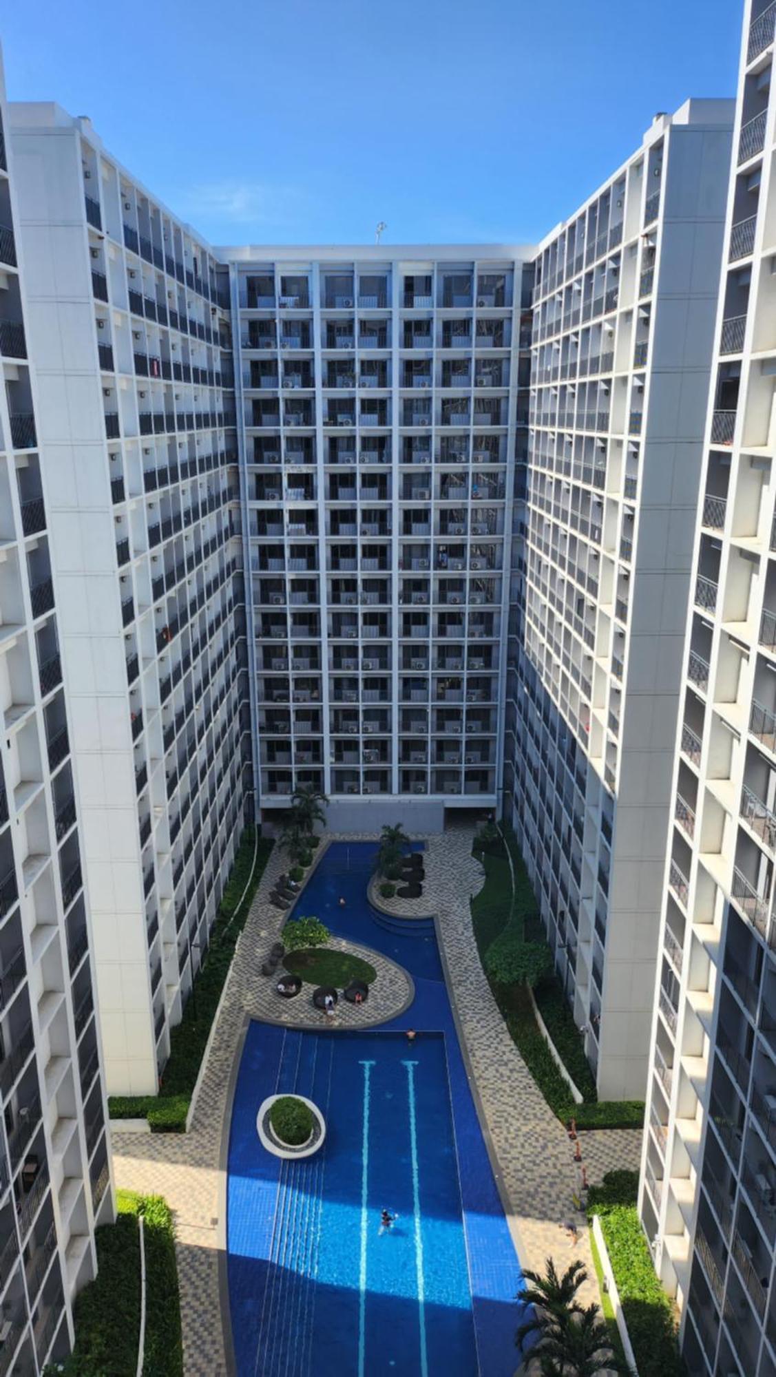 The New At Shore 2 Residences * Manila