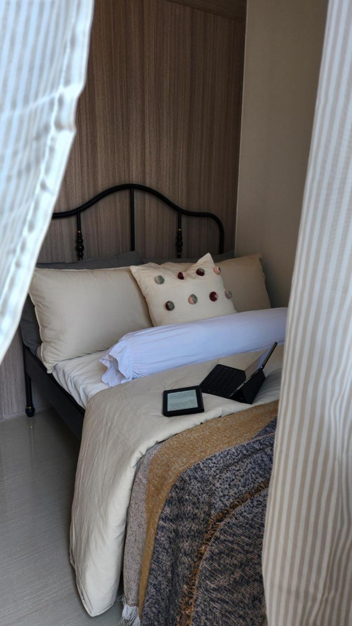 The New At Shore 2 Residences Apartment Manila