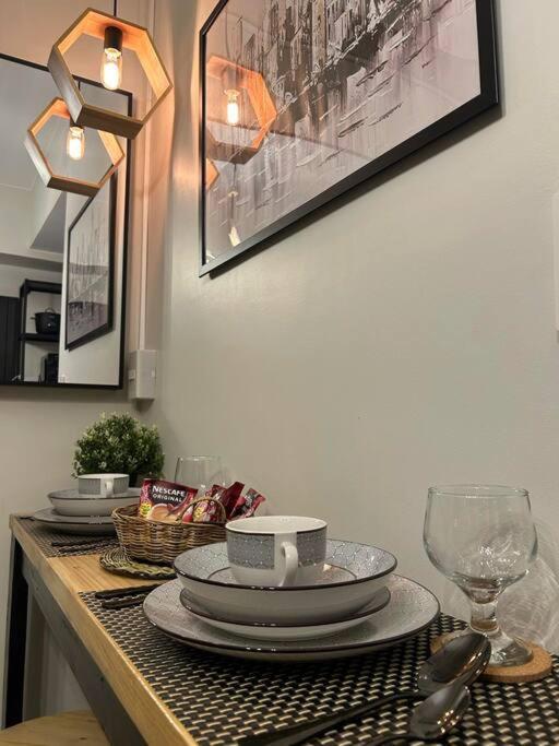 Balay Mulano At Fame Residences Mandaluyong L With Balcony Pool View L 200mbps Wifi Apartment *