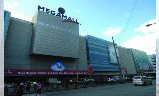 Cozy Beside Mall,mrtboniedsa Apartment