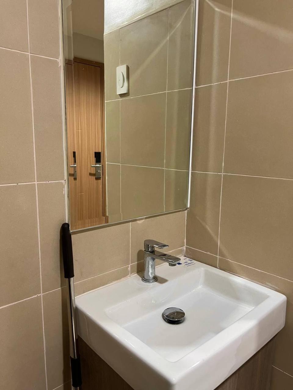 Apartment Modern Escape Near Moa And Airport With Balcony And Fast Wifi